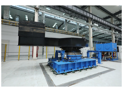 Slewing bearing comprehensive performance test bench